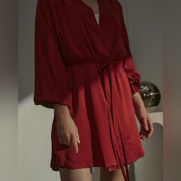 LUNYA Washable Silk Robe Limited Edition Morana Crimson Red size M NWT - Picture 1 of 6